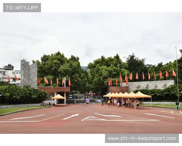 考生跑步进场显积极备考态度，西南大学招聘热度高，西南大学跑步代替游泳怎么考